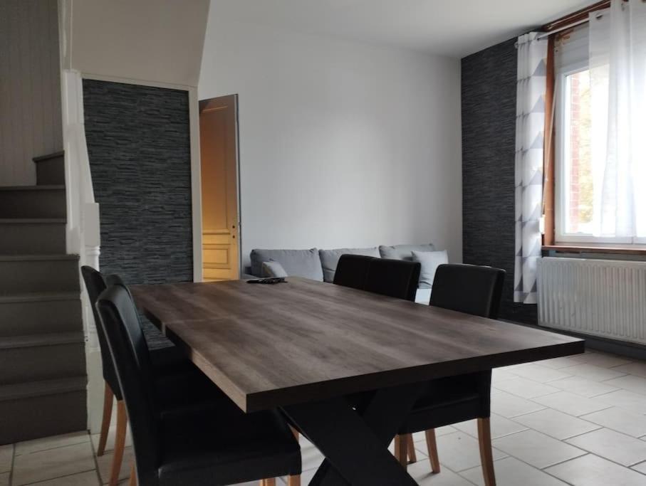 Agreable Maison Avec Parking Gratuit Apartment Amiens Exterior photo